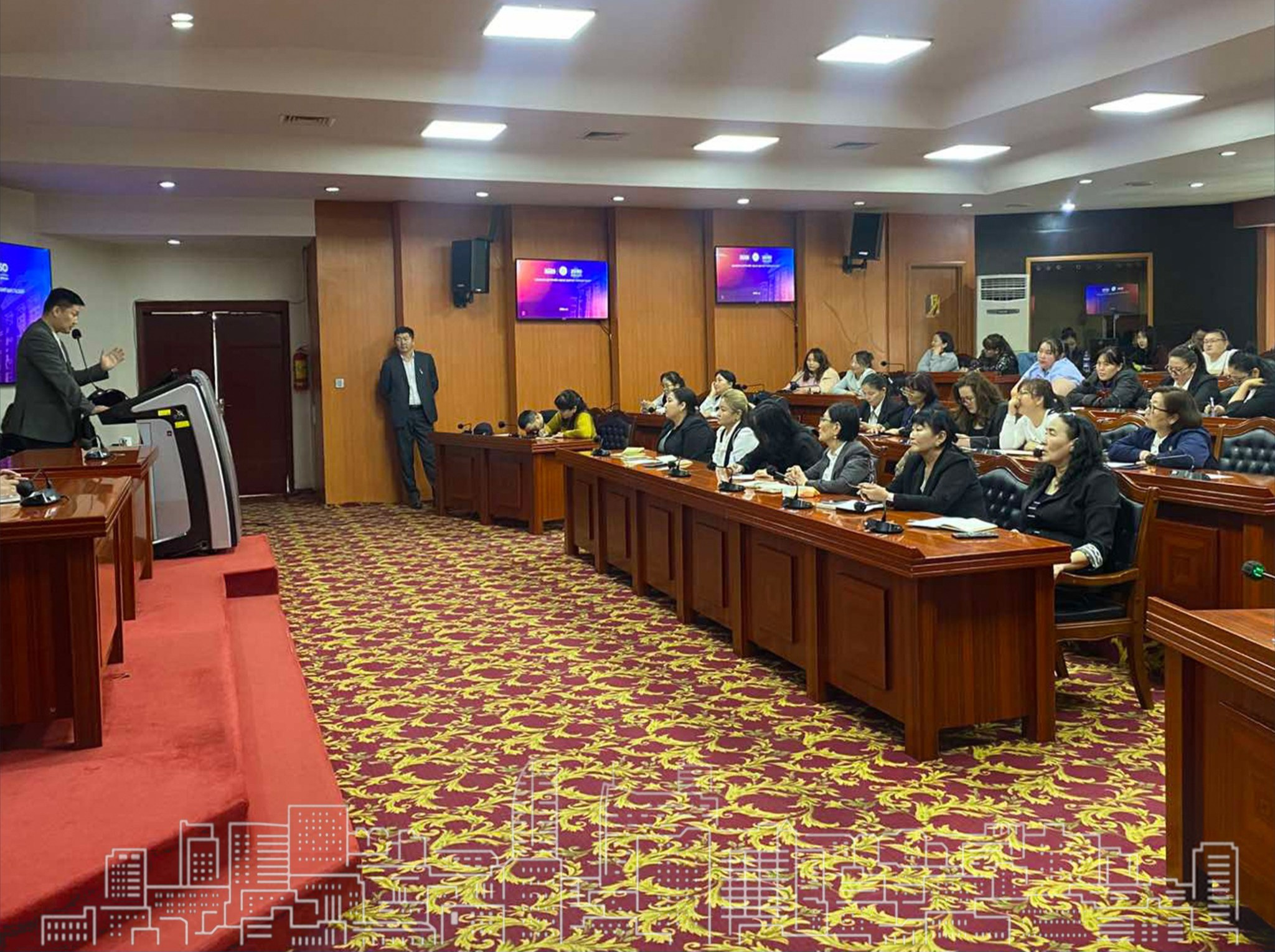 Төвийн 6 дүүрэгт авто зогсоолын журам болон бүсчлэл, үнэ тарифын талаар хэлэлцүүлэг зохион байгууллаа